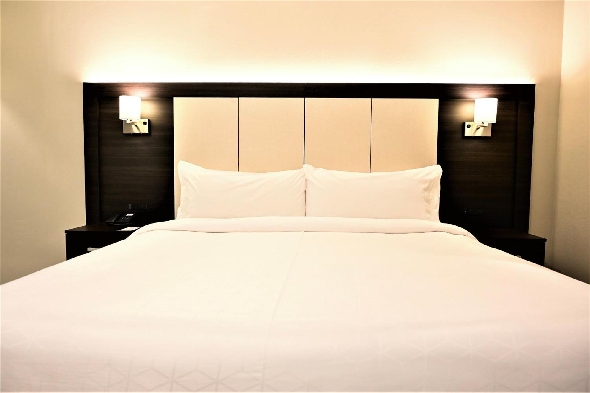Holiday Inn Express Rosario By Ihg Ngoại thất bức ảnh